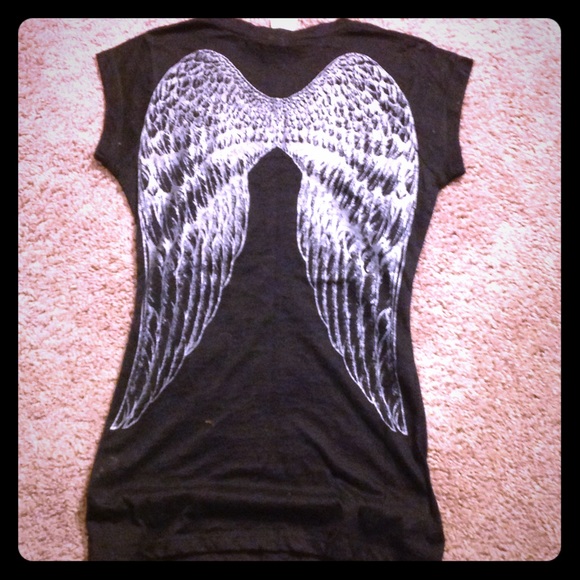 Burnout shirt with angel wings