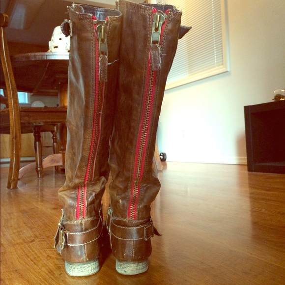 Carlos Santana Highway boots red zipper cognac
