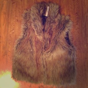 Almost famous Windsor store faux fur vest