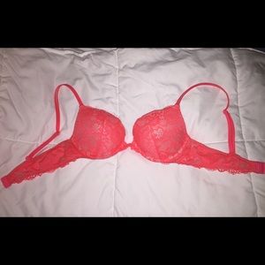 Victoria's Secret push-up size 34 B barely worn