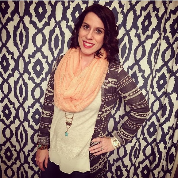 Meet your Posher, Emily - Picture 2 of 2