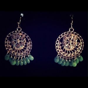 Accent earrings