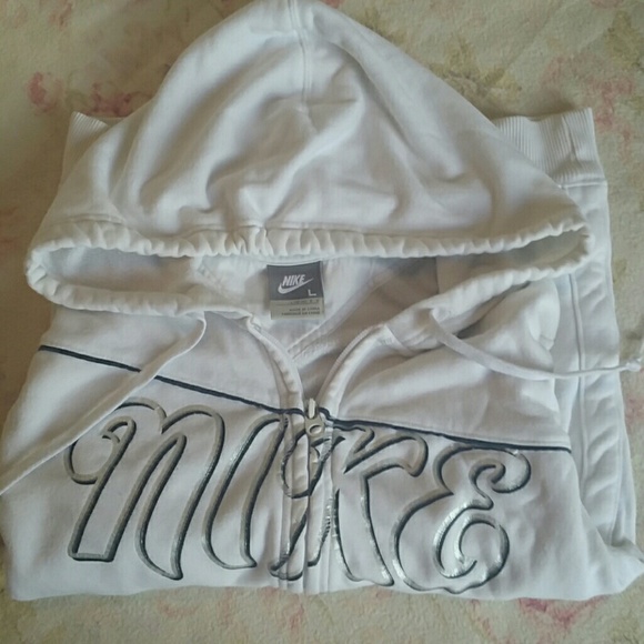 Nike Sweaters - ✨HP ✨Nike velour sweater L *READ DESCRIPTION*