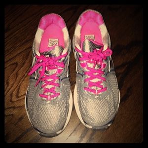 Women's running shoes BRAND NEW!