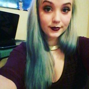 Meet your Posher, Kelli