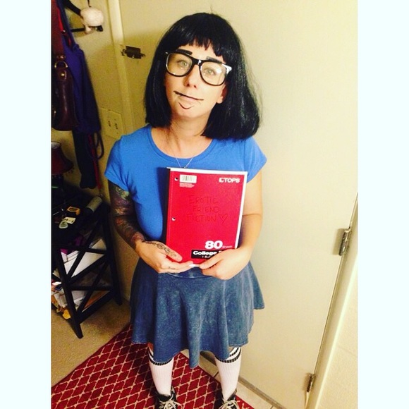 Meet your Posh Ambassador, Kathrine!! 🌻🌷 - Picture 4 of 6