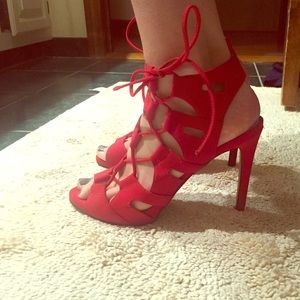 🚫SOLD🚫 ALDO Red laced heels.