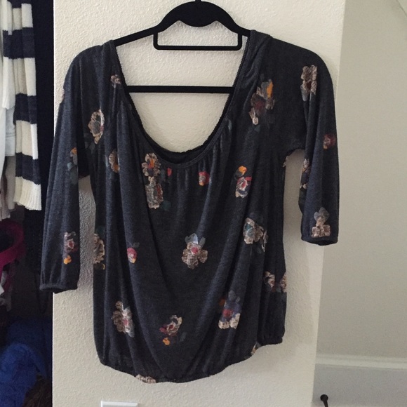 American eagle off the shoulder dressy top.