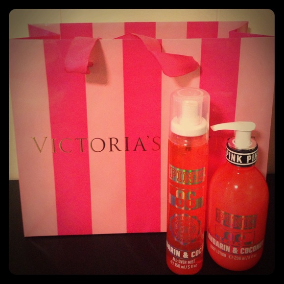 Vs pink perfume & lotions 🎀