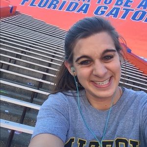 Meet your Posher, Becc