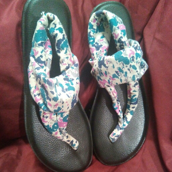 Thong Sandals (worn once)