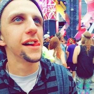 Meet your Posher, Zach