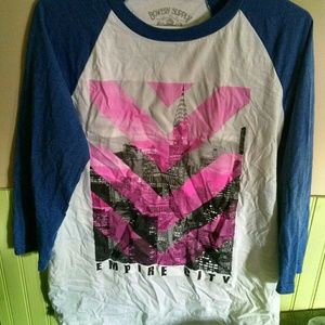 Medium sleeve shirt