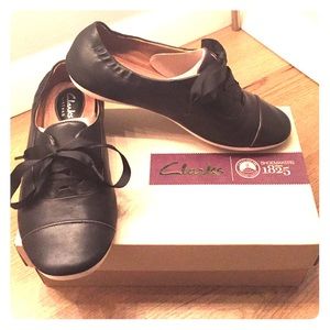 🛍🎉SALE🎉🛍Clarks Artisan Black Leather Lace ups