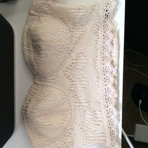 Lace sleeveless crop top