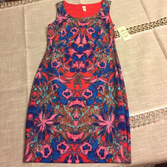 Sangria Dresses & Skirts - NWT LOWEST PRICE ⭐️Mixed print scuba dress