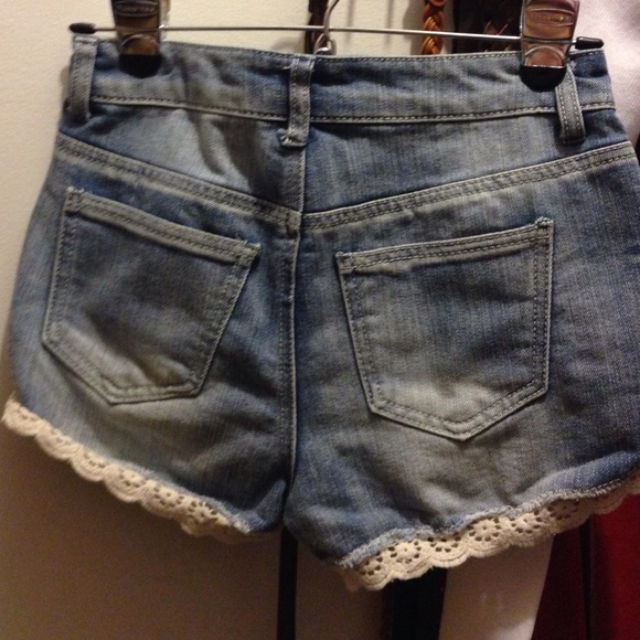 High waisted shorts - Picture 3 of 3
