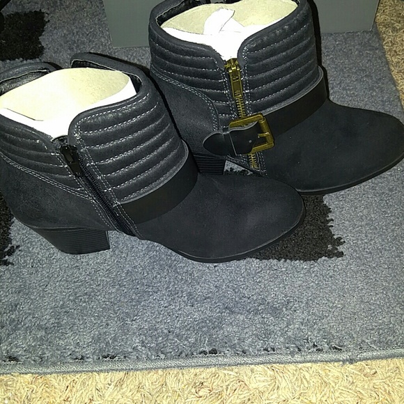 NWT black booties 6.5 - Picture 3 of 3