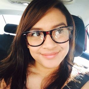 Meet your Posher, Elizabeth