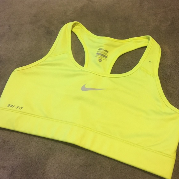 Neon nike sportbra