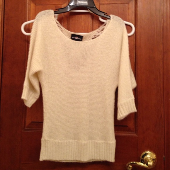 Sweater - Picture 1 of 4