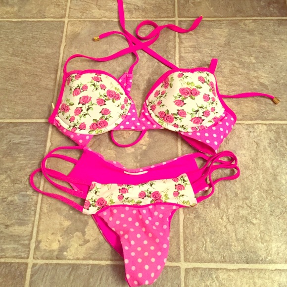 beach bunny bikini set medium - Picture 1 of 2