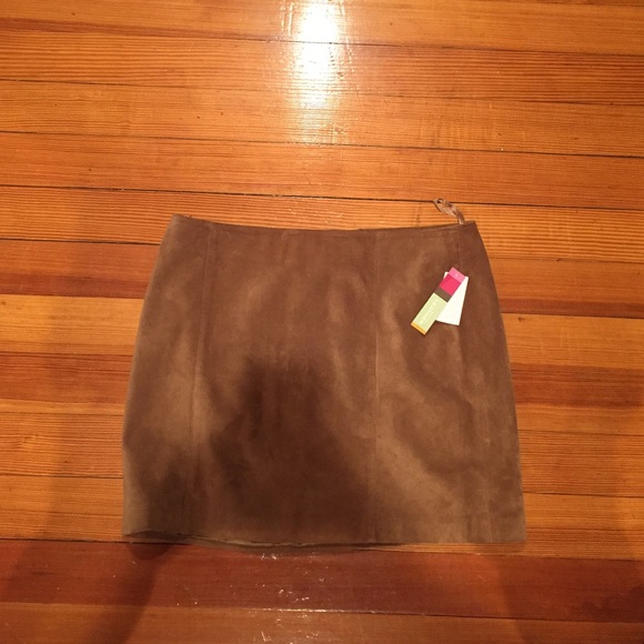 Old Navy Dresses & Skirts - NWT! Old Navy Genuine Suede Skirt