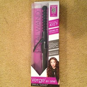 Spiral wand curling iron