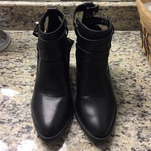 Perfect faux leather fall booties!