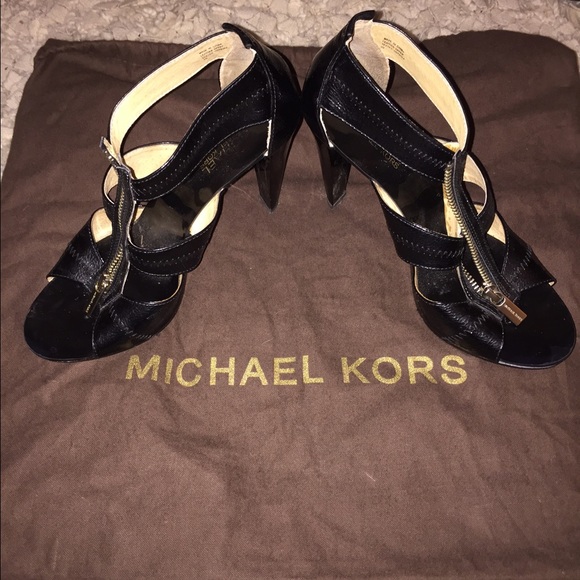 Michael Kors Berkley Zipper T-strap Heel