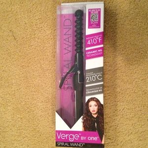 Spiral wand curling iron