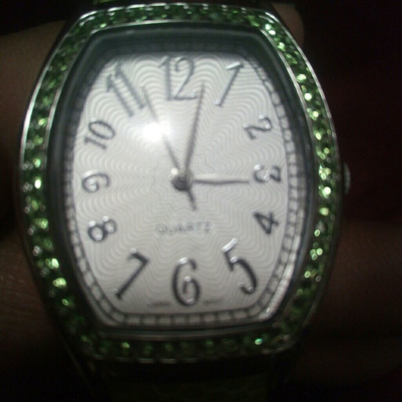 Gorgeous Watch - Picture 3 of 3