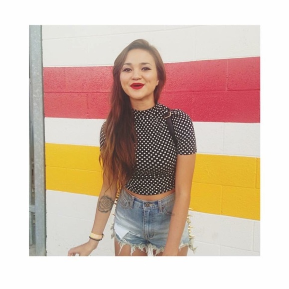 Meet your Posher, Alexis