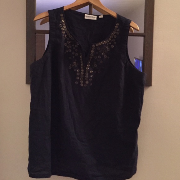 1x navy linen tank with sinched back