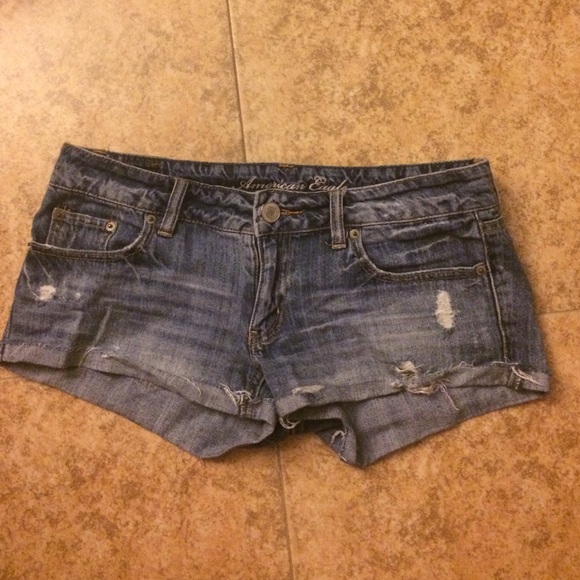 Size 6 AE shorts