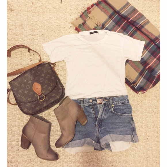 Brandy Melville Plain white tee