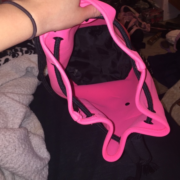 Victoria secret bucket bag - Picture 2 of 2