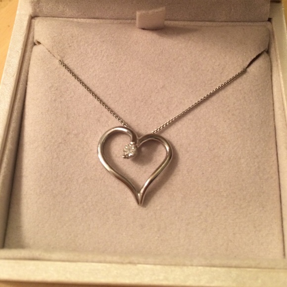 Hearts on Fire Jewelry - Hearts on Fire Amorous heart necklace