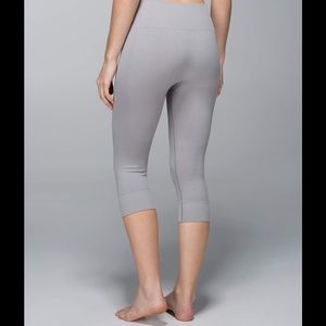 Lululemon crop leggings NEW without tags size 8