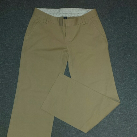 Size 4. Gap Ankle Khakis