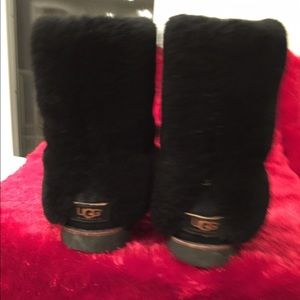 UGGs black boots amazing