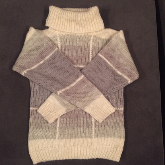 ❌SOLD❌ ♡ Turtleneck Sweater ♡