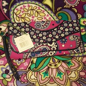 NWT Vera Bradley Clutch in Boysenberry