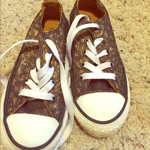 Little girls Converse size 11