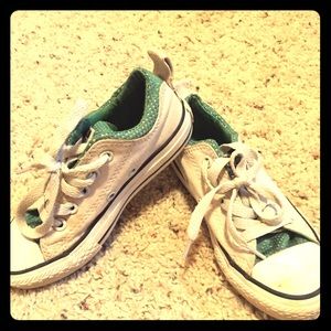 Used converse little girls shoes size 11