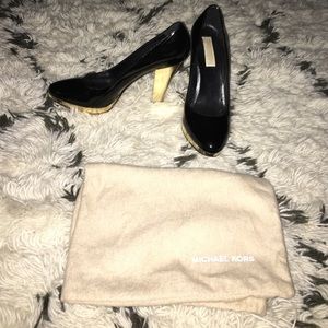 Michael Kors black patent shoe with gold heel