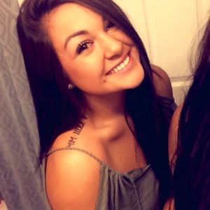 Meet your Posher, Desiree