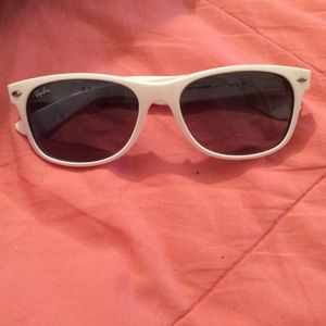 White wayfarer ray bans