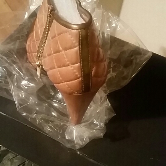 Vince camuto quilted booties. Never worn - Picture 3 of 4