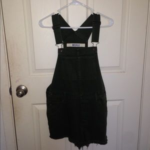 Brandy Melville Overalls. Color Dark Army Green